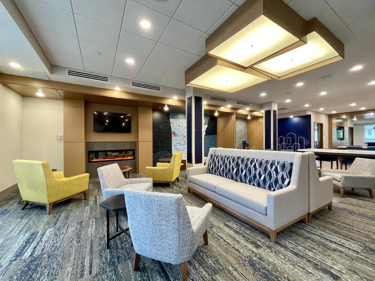Holiday Inn Express & Suites - Ft. Smith - Airport By Ihg Fort Smith Exterior foto