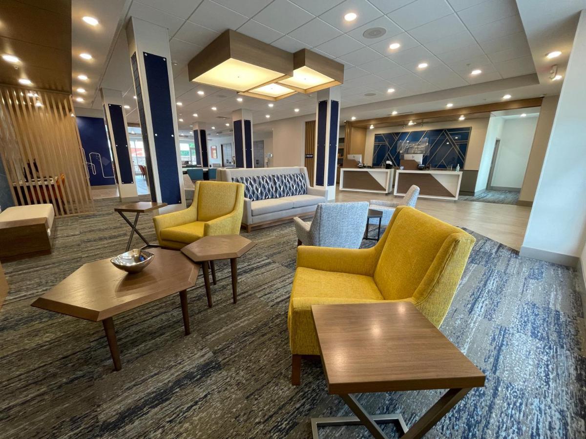 Holiday Inn Express & Suites - Ft. Smith - Airport By Ihg Fort Smith Exterior foto