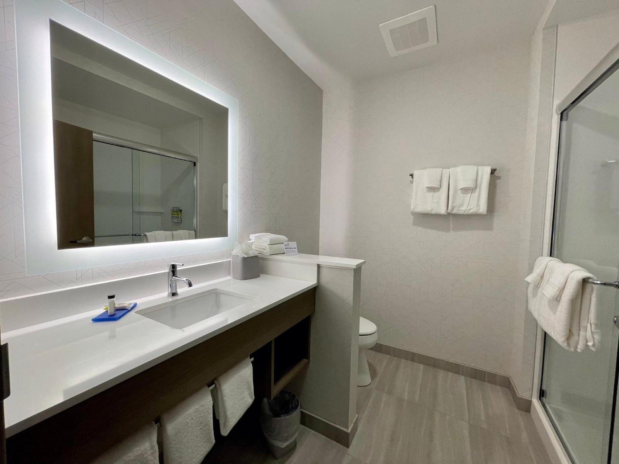 Holiday Inn Express & Suites - Ft. Smith - Airport By Ihg Fort Smith Exterior foto